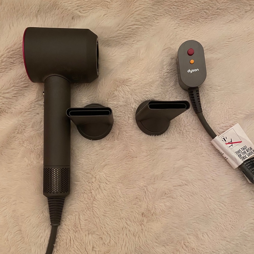 SOLD❌❌DYSON BLOWDRYER